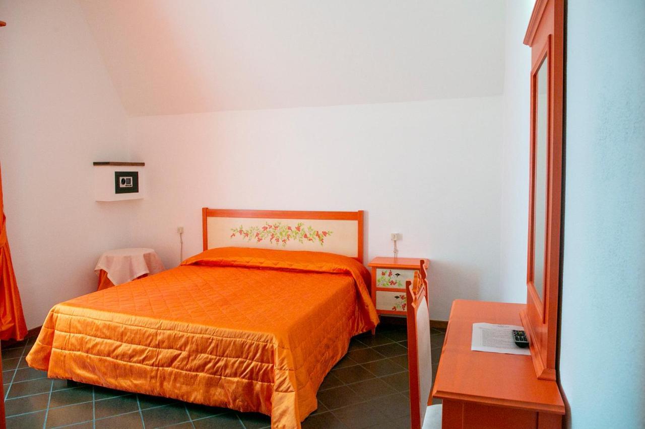 La Villetta Food & Drink Rooms For Rent - No Reception - ラクイラ エクステリア 写真