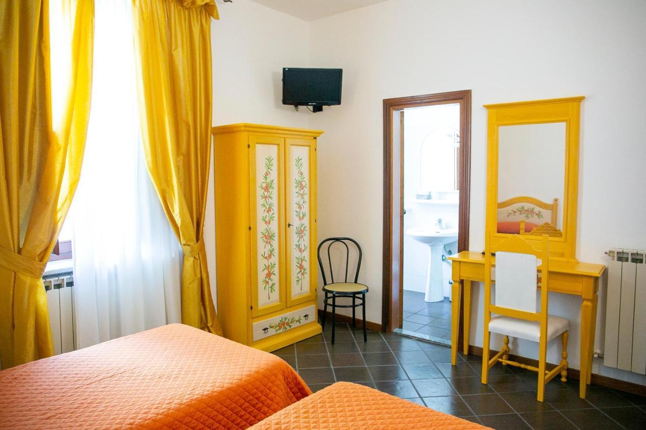 La Villetta Food & Drink Rooms For Rent - No Reception - ラクイラ エクステリア 写真
