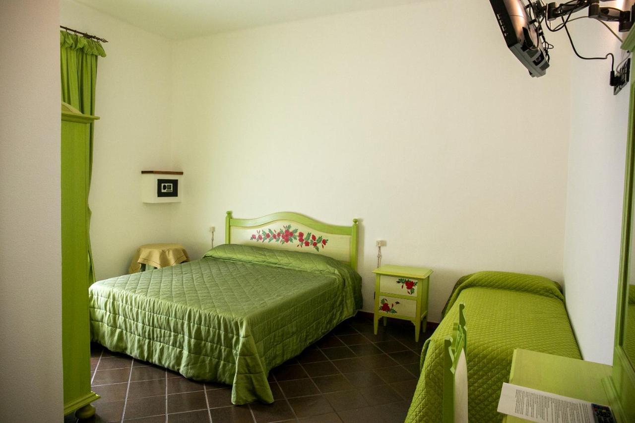 La Villetta Food & Drink Rooms For Rent - No Reception - ラクイラ エクステリア 写真