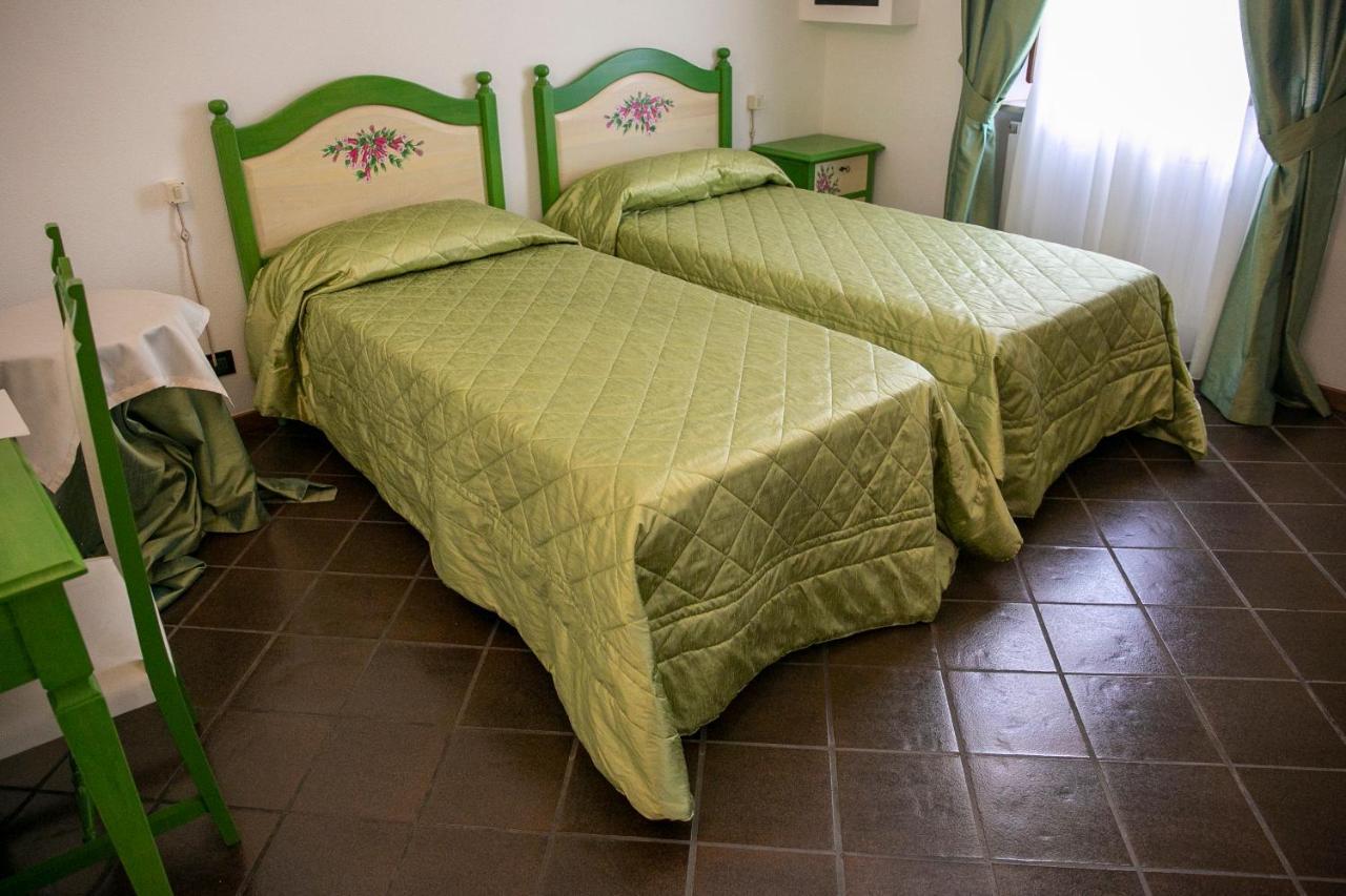 La Villetta Food & Drink Rooms For Rent - No Reception - ラクイラ エクステリア 写真