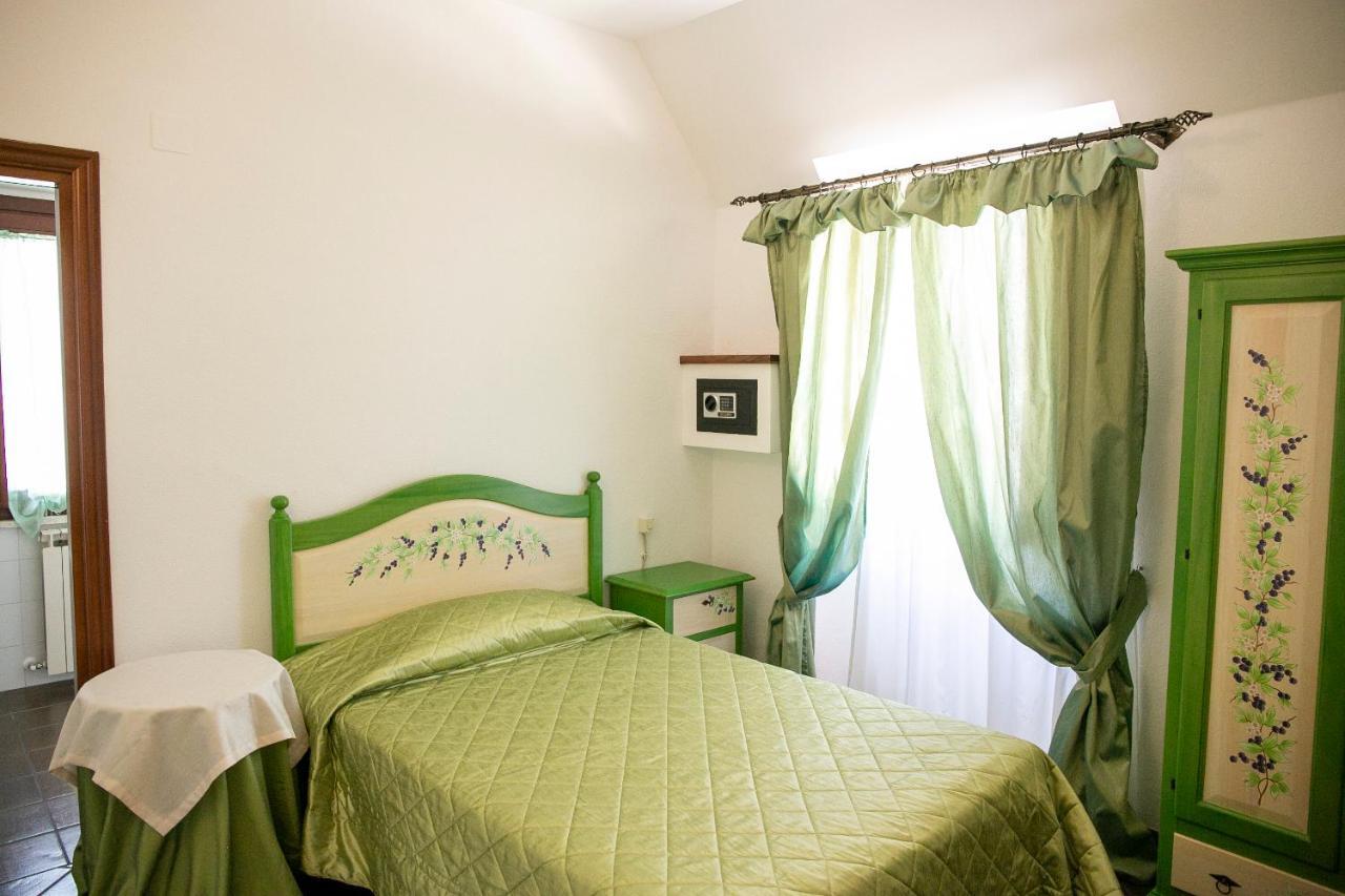La Villetta Food & Drink Rooms For Rent - No Reception - ラクイラ エクステリア 写真