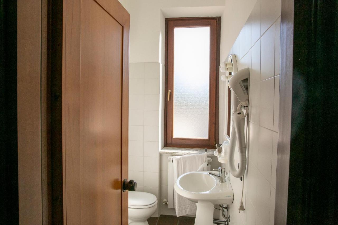 La Villetta Food & Drink Rooms For Rent - No Reception - ラクイラ エクステリア 写真