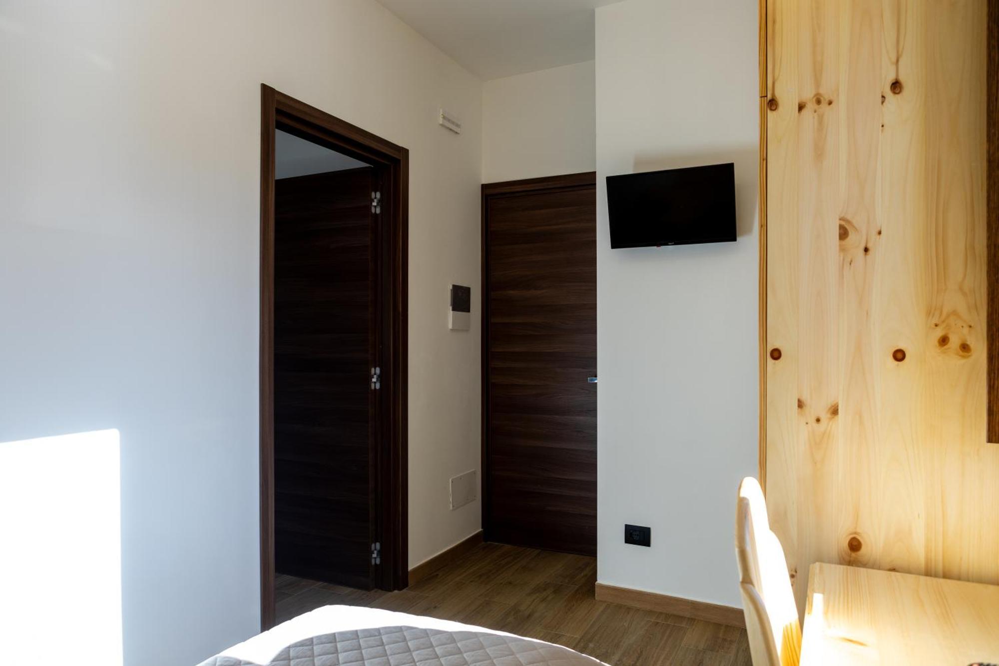 La Villetta Food & Drink Rooms For Rent - No Reception - ラクイラ エクステリア 写真